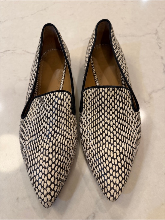 Tory Burch Shoes - Tory Burch Pascal Pointy Toe Loafer in King Cobra Size 9